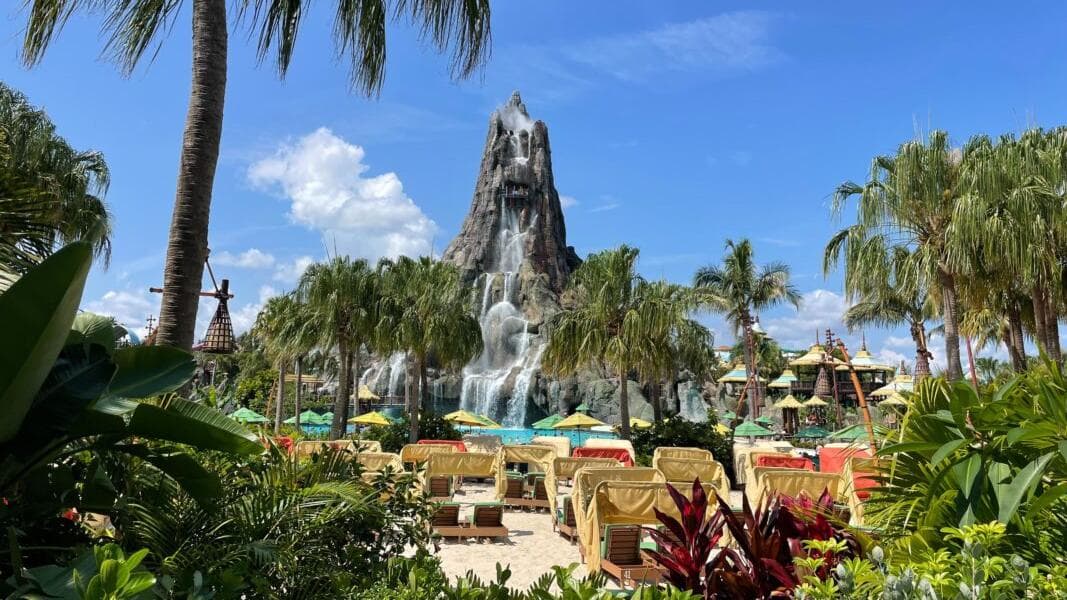 Universal Volcano Bay Going Cashless