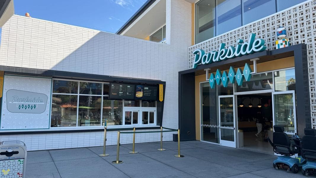 Magic Key Holder Dining Discounts at Downtown Disney District Locations