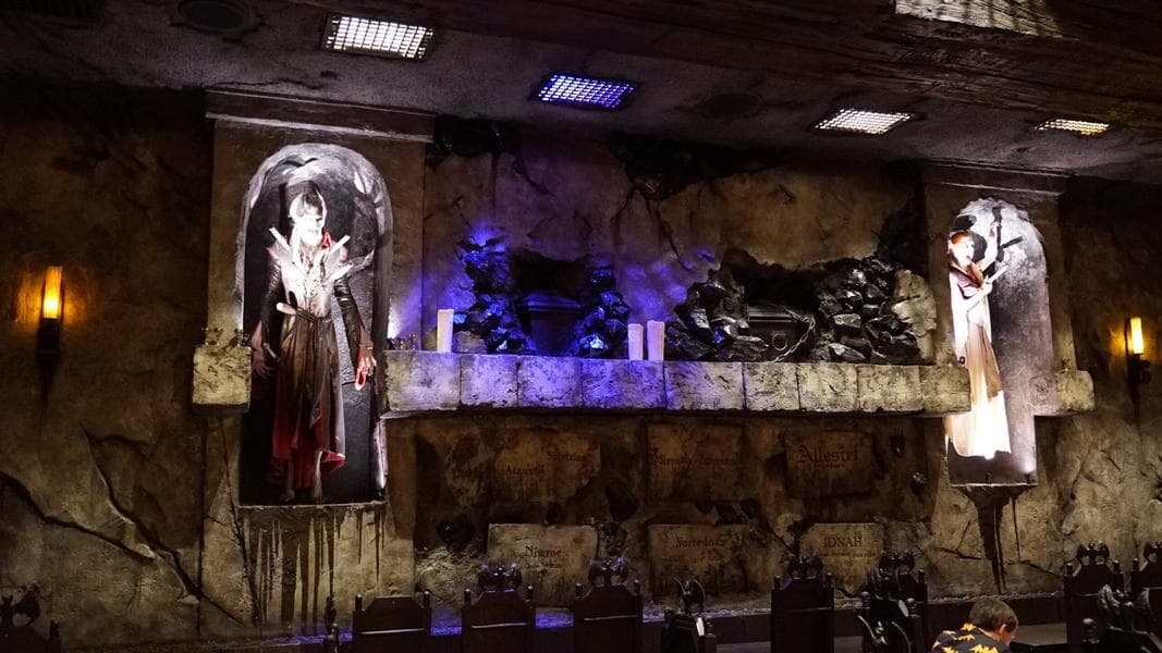 PHOTOS, VIDEO: Tour Das Stakehaus in Dark Universe at Epic Universe