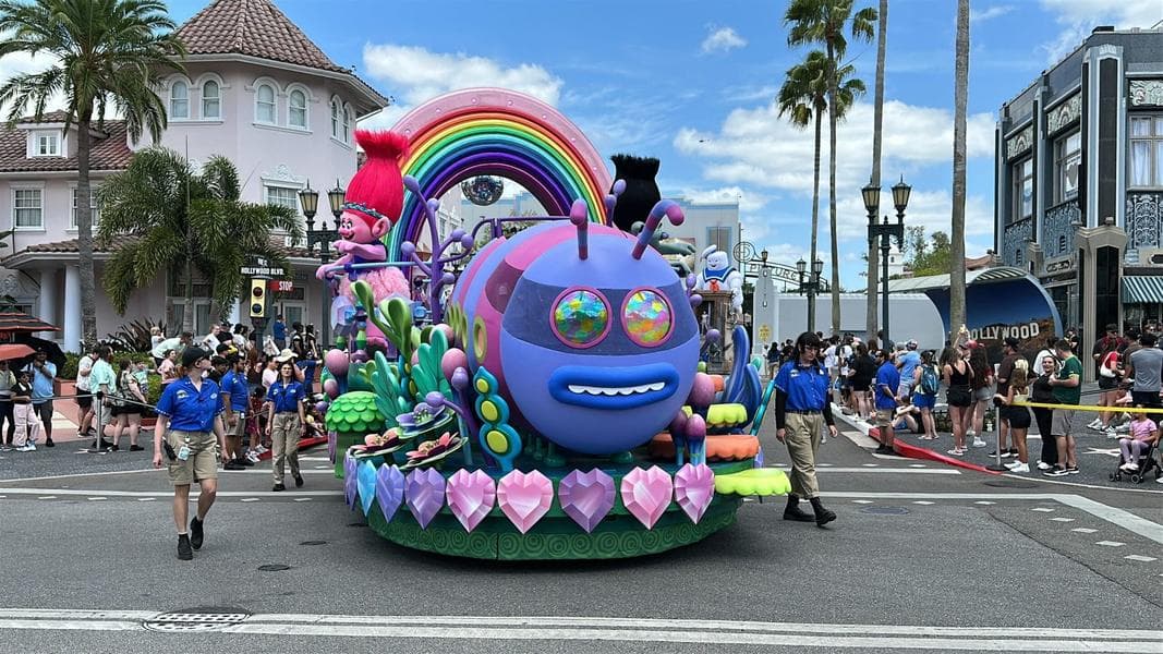 PHOTOS, VIDEO: ‘Trolls’ and ‘Kung Fu Panda’ Floats Return to Universal Mega Movie Parade at Universal Studios Florida