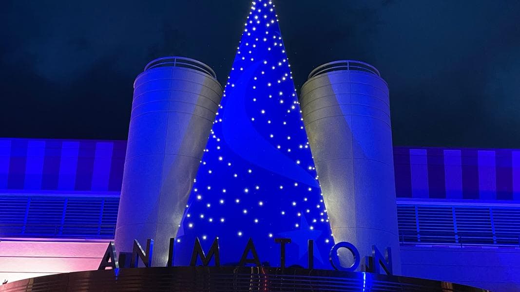 PHOTOS: Sorcerer Mickey Hat Lights Up at Night in Disney’s Hollywood Studios