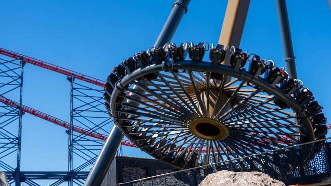 Rope Drop: Flying into summer vacation season