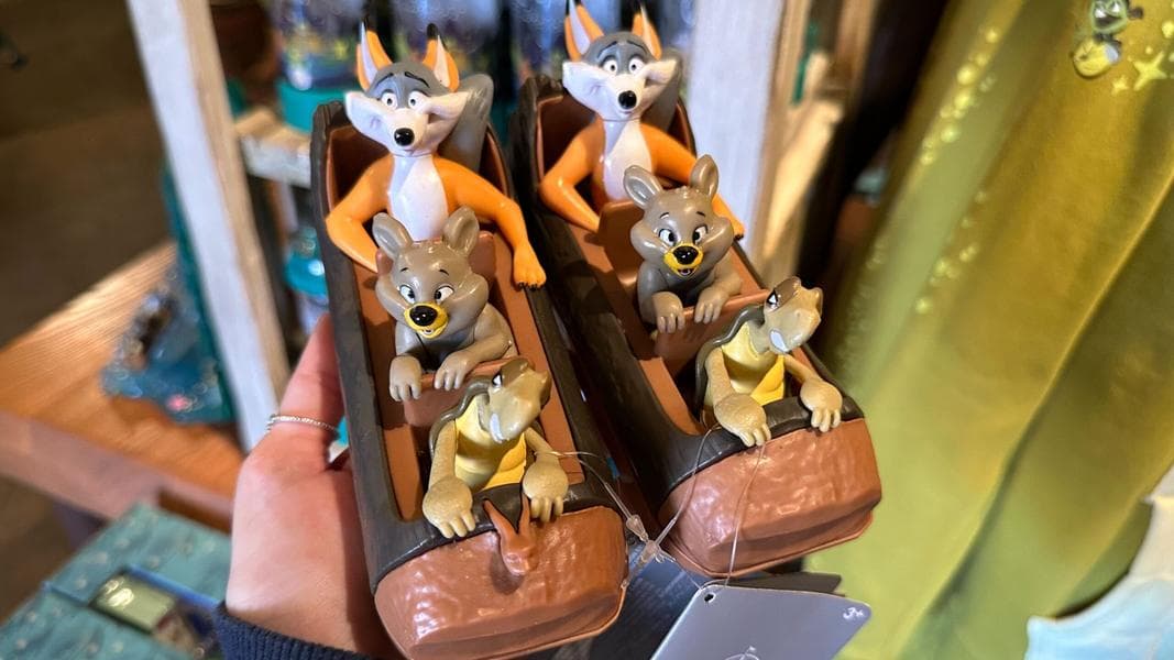 Splash Mountain Br’er Rabbit Log Decoration Phased Out of Tiana’s Bayou Adventure Merchandise