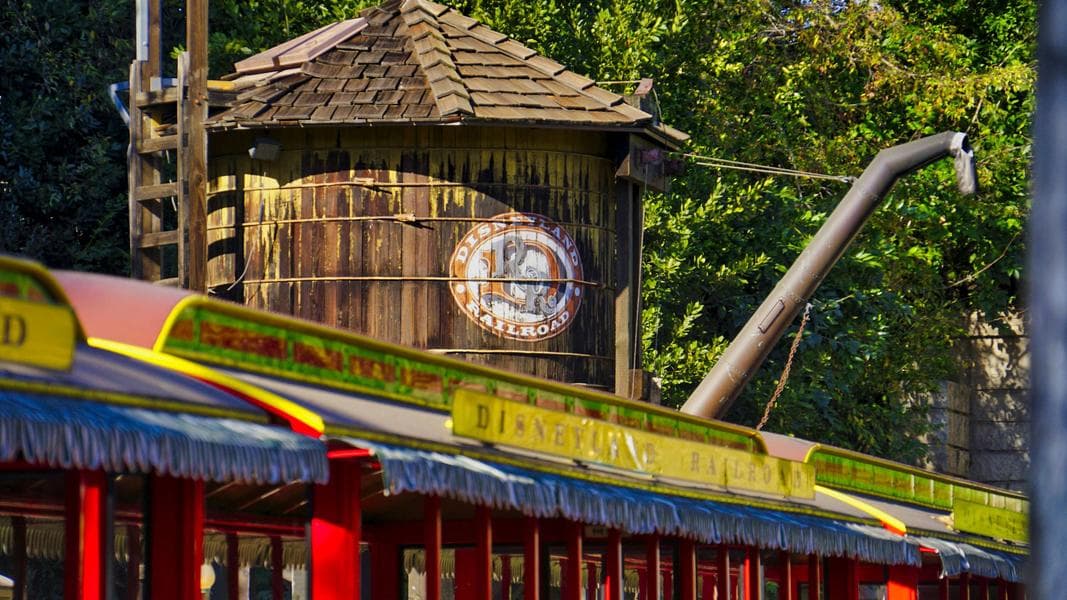 Holiday Decorations Still Up, Peek at Submarine Lagoon, Iron Man Gauntlet Back from the Blip, & More: Disneyland Photo Report 1/4/22