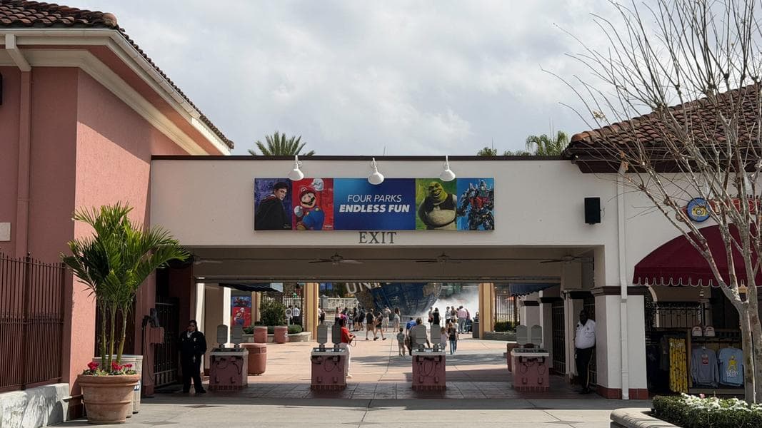 Universal Studios Florida Park Exit Reveals Updated Paint Job With New Color