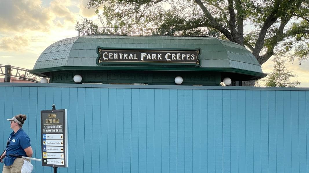 Construction Walls Up Around Central Park Crêpes in Universal Studios Florida
