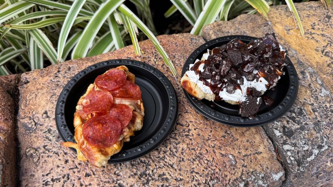 REVIEW: New Pizza & Cookies and Cream ‘Croffles’ Debut at Universal Islands of Adventure