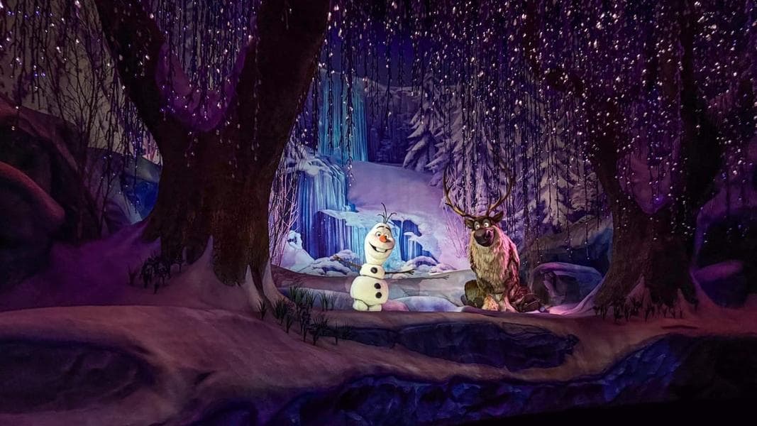 First Detailed Look Inside Frozen After After at Disneyland Paris