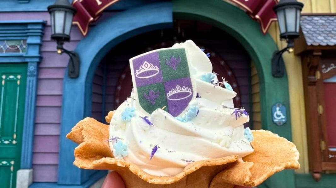 Preview Unique World of Frozen Food & Details at Disneyland Paris