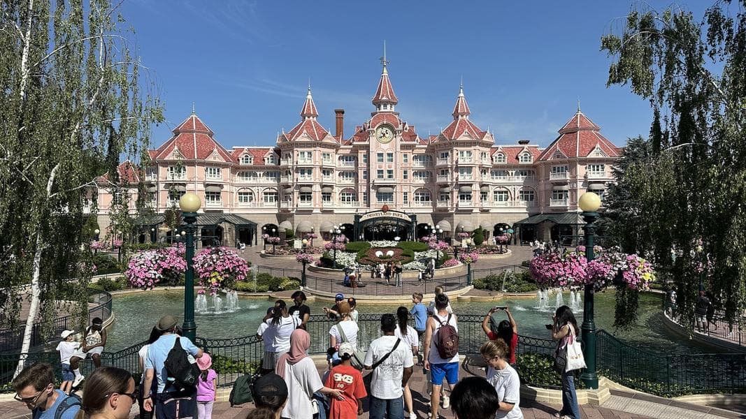 Heatwave at Disneyland Paris: What Are the Consequences for Guests?
