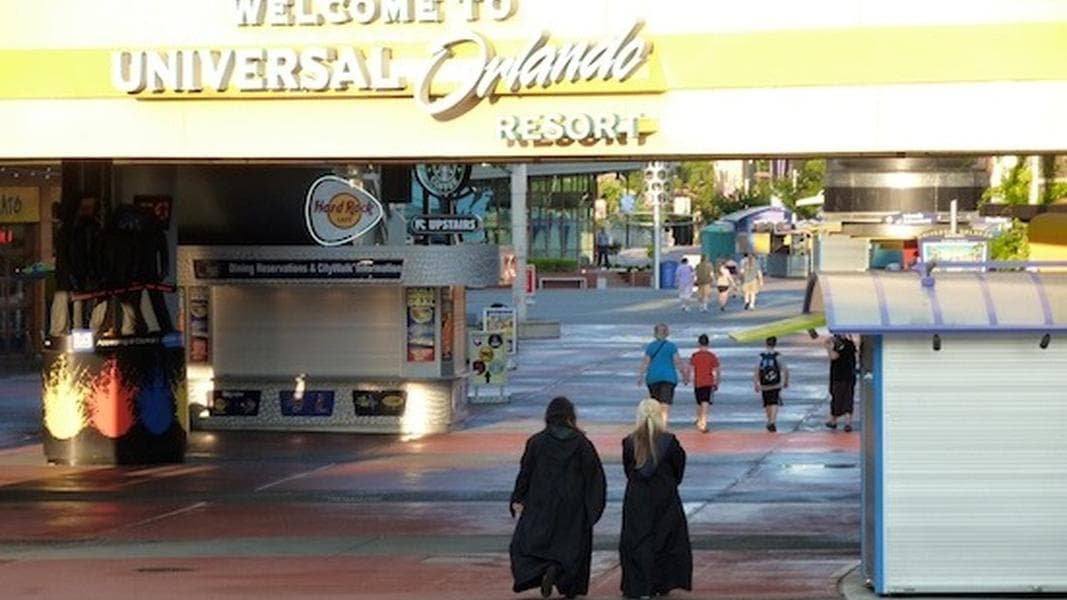Orlando Informer: Where can I eat breakfast before visiting The Wizarding World of Harry Potter?