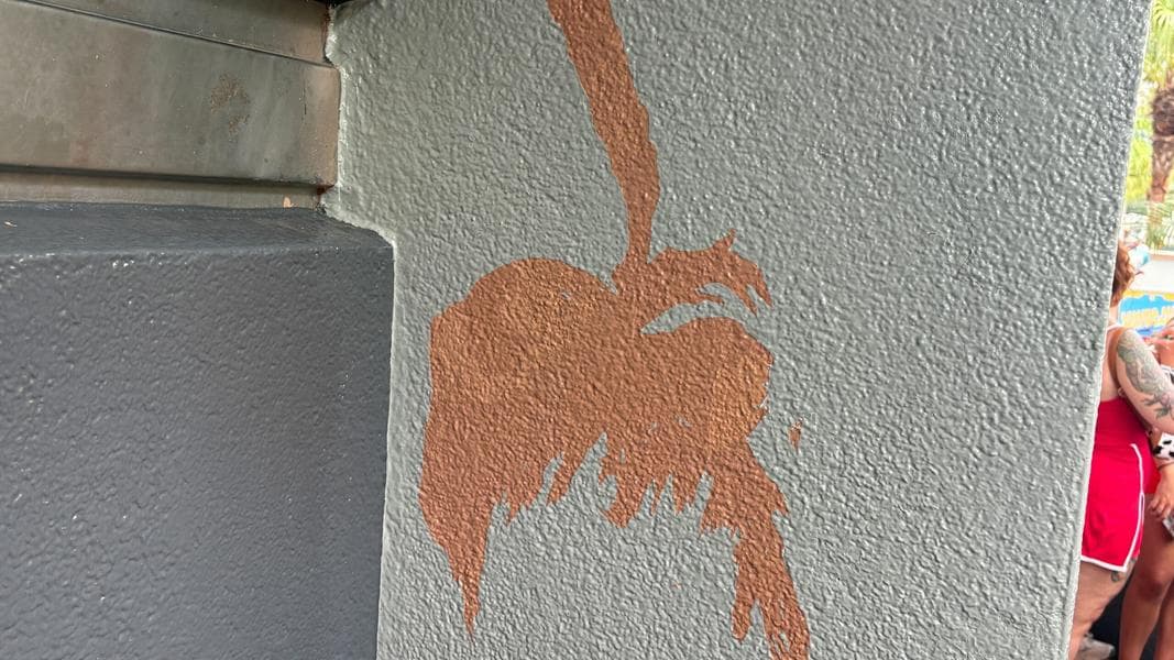 Guests Already Defacing Queue at Rock ‘n’ Roller Coaster Starring The Muppets