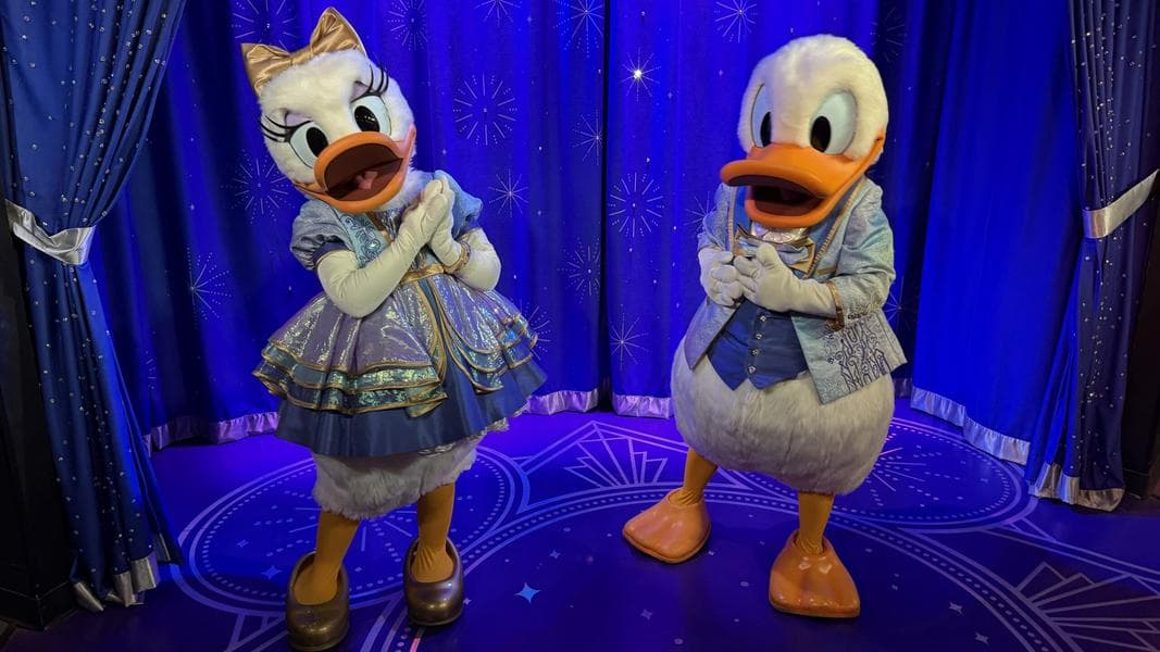 PHOTOS: Donald & Daisy Meet Annual Passholders in 50th Anniversary Costumes at EPCOT