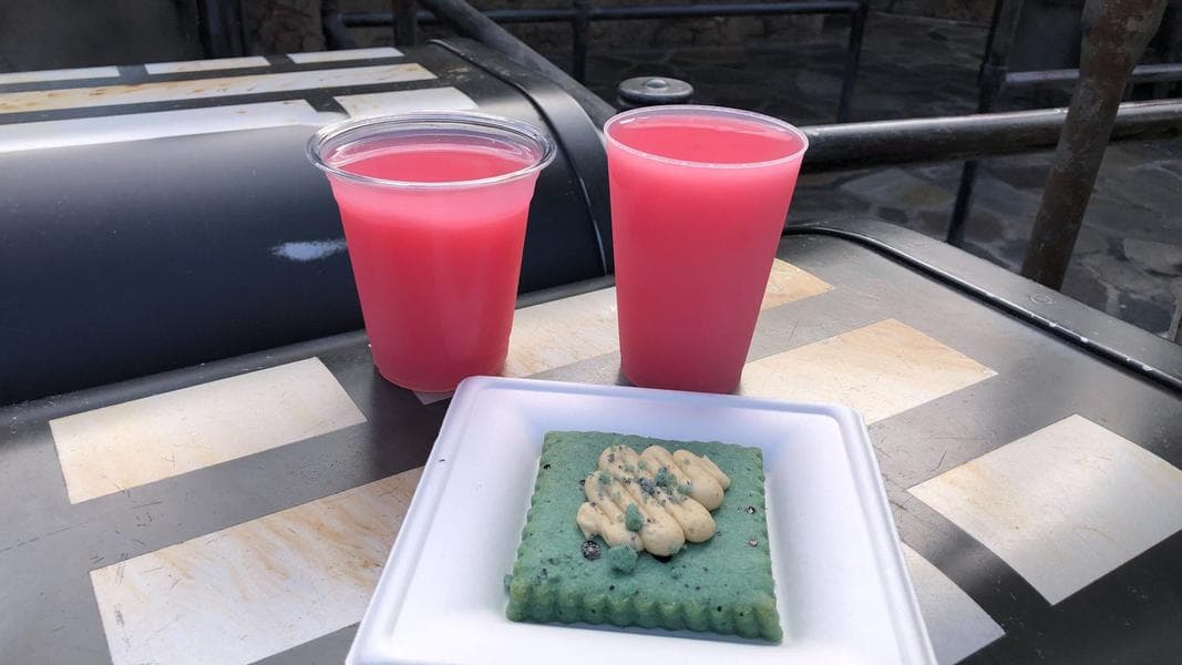 REVIEW: Pink Milk & Blue Cake for ‘Star Wars’ May the 4th at Disney’s Hollywood Studios
