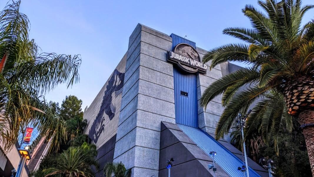 Universal Studios Hollywood Posts Auditions for Seasonal Jurassic Park Face Characters & Puppeteers