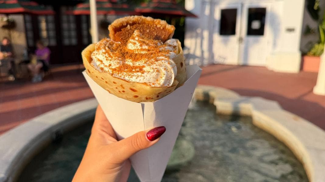 Central Park Crêpes Has an Annual Passholder Exclusive Treat for the Holiday Season at Universal Studios Florida