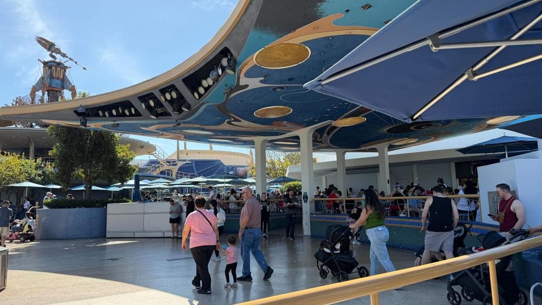 Refurbished Galactic Grill Seating Area Reopens in Disneyland