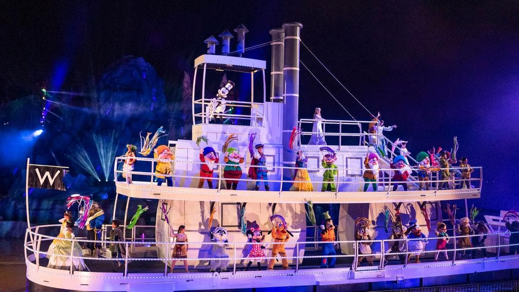 REMINDER: Fantasmic! Performances at Disney’s Hollywood Studios Moving Later Starting Tomorrow