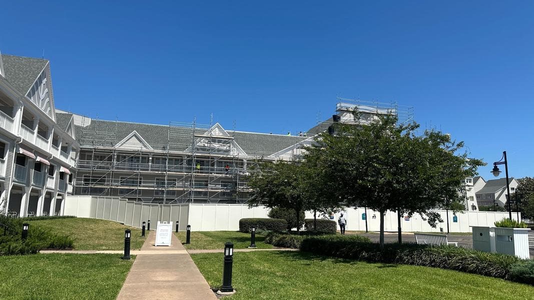 Disney’s Yacht Club Exterior Refurbishment Moves Towards Building Center