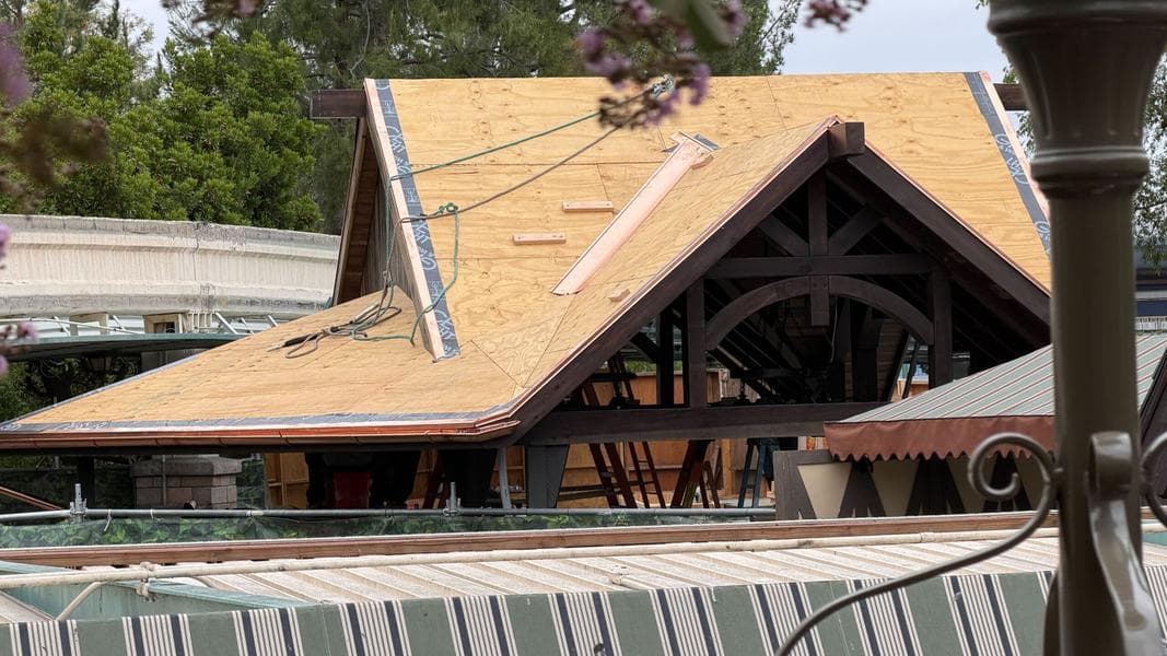 Mystery Structure Next to Edelweiss Snacks Gets Roof as Construction Continues in Disneyland