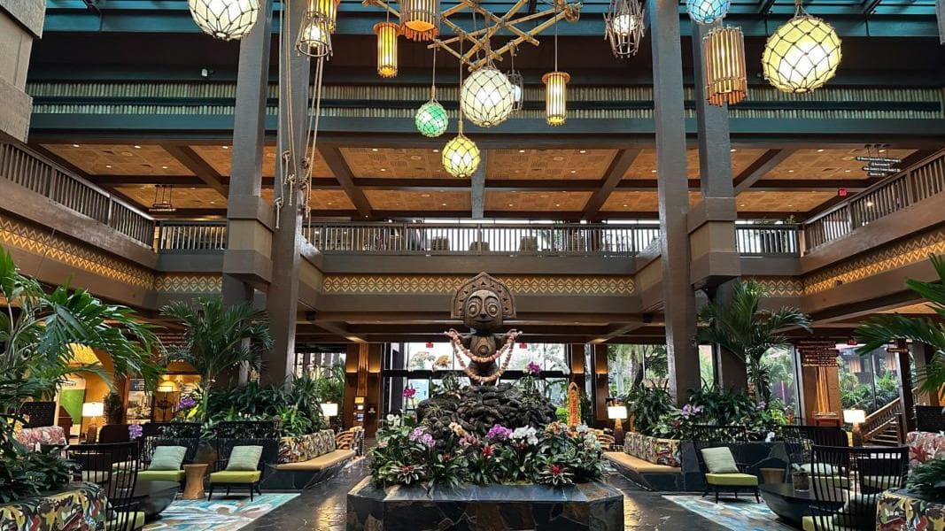 Guests Receive Emails Regarding New Traffic Patterns at Polynesian Resort Due to Intersection Closure