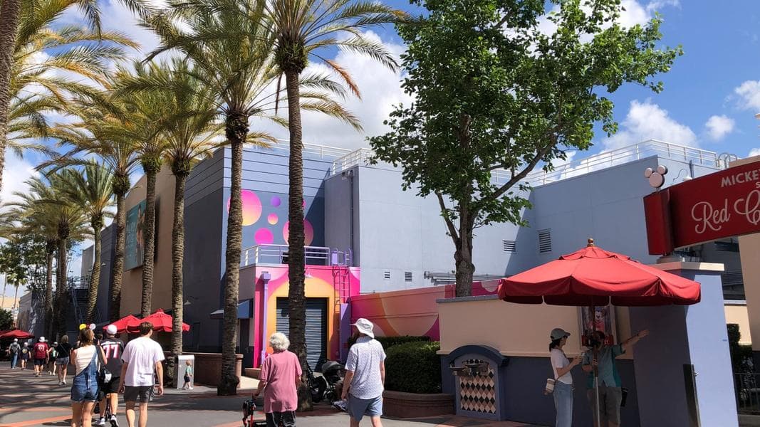 Bubbly Disney Jr. Mural Pops Into Disney’s Hollywood Studios