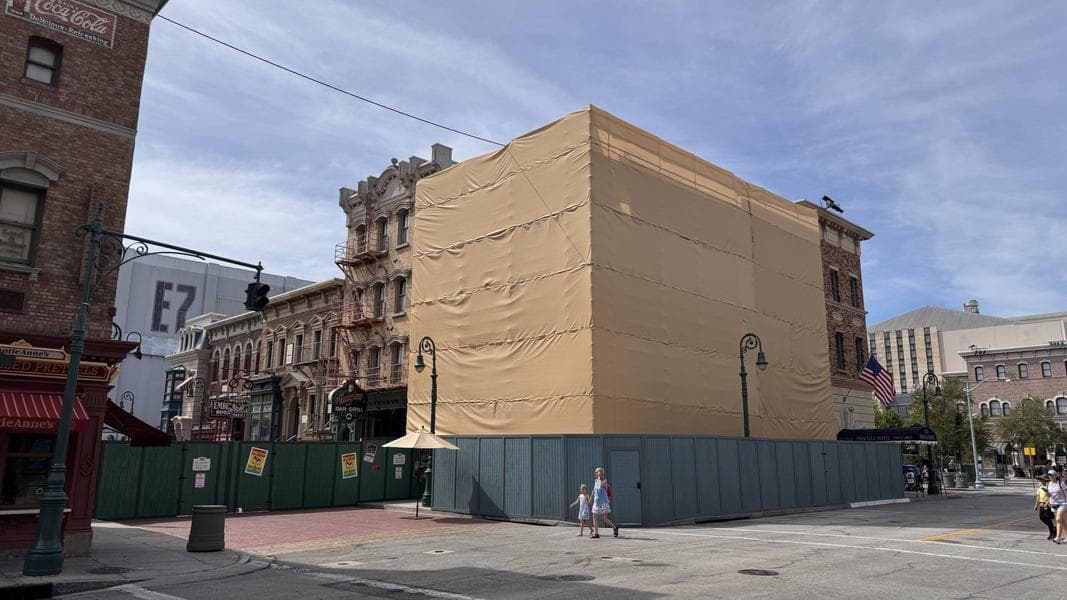 Scrim and Scaffolding Go Up Around Finnegan's in Universal Studios Florida